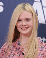 Elle Fanning photo #