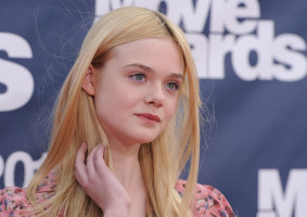 Elle Fanning photo #