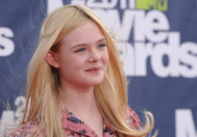 Elle Fanning photo #