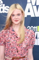 Elle Fanning photo #