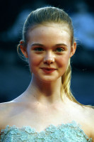 Elle Fanning photo #