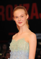 Elle Fanning photo #