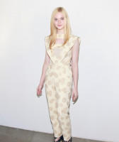 Elle Fanning photo #