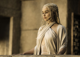 Emilia Clarke photo #