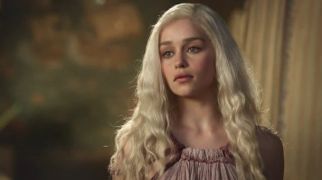 Emilia Clarke photo #