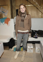 Emily van Camp photo #