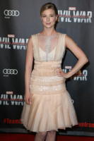 Emily van Camp photo #