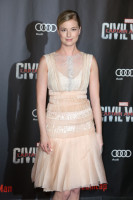 Emily van Camp photo #