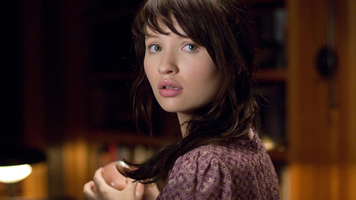 Emily Browning: pic #849610