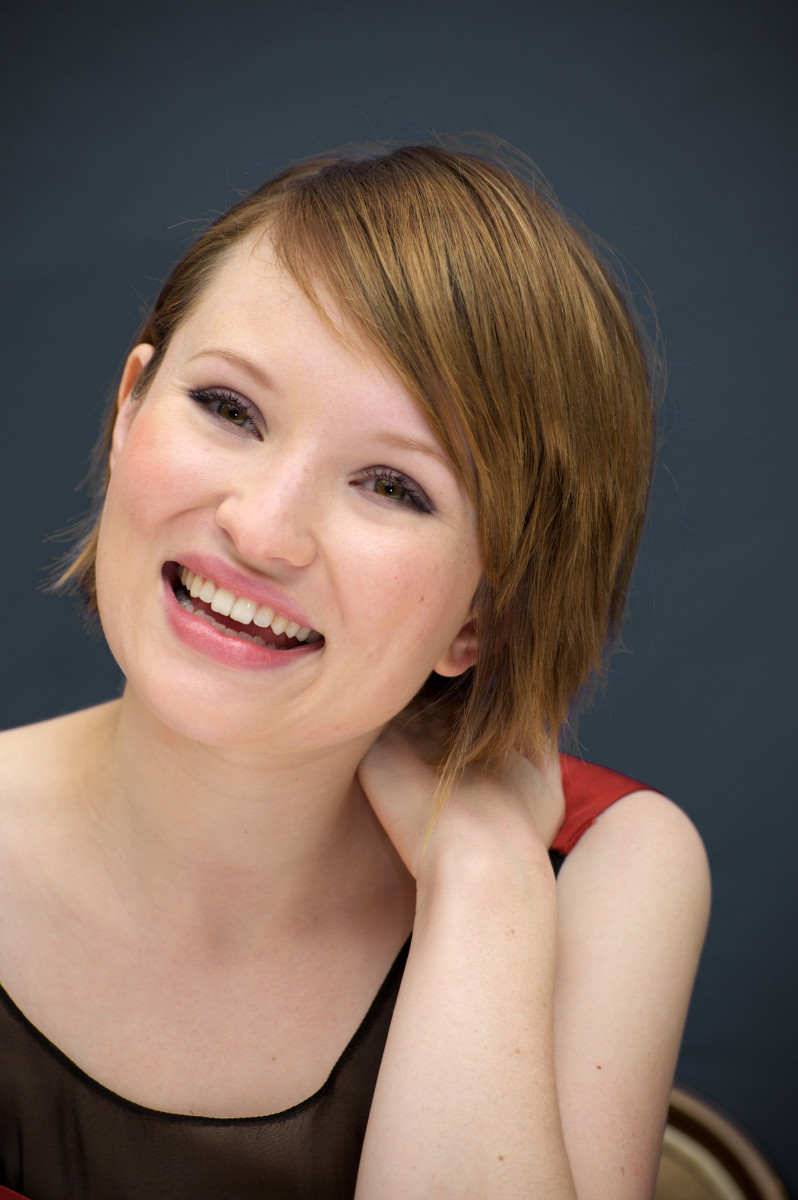 Emily Browning: pic #360218