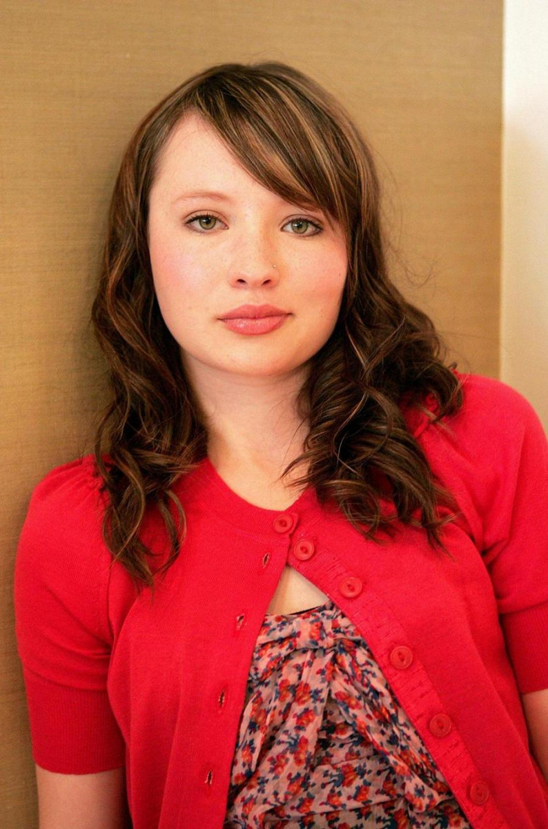 Emily Browning: pic #211714