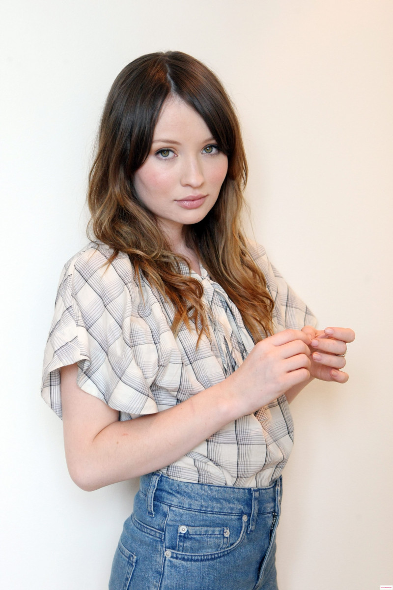 Emily Browning: pic #849609