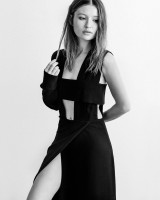 Emily Browning photo #