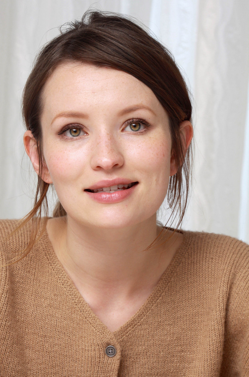 Emily Browning: pic #674332