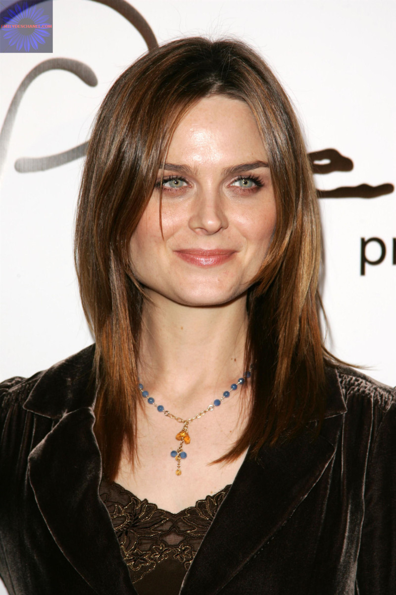 Emily Deschanel: pic #212252