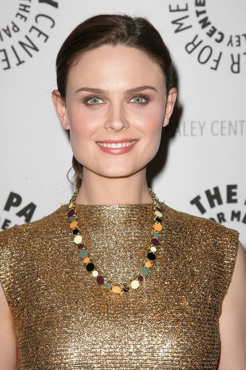 Emily Deschanel: pic #213898