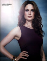 Emily Deschanel photo #