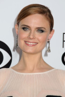 Emily Deschanel photo #