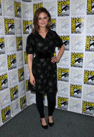 Emily Deschanel photo #