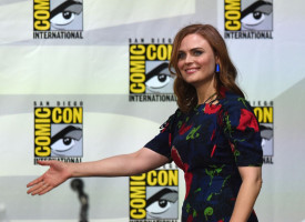 Emily Deschanel photo #