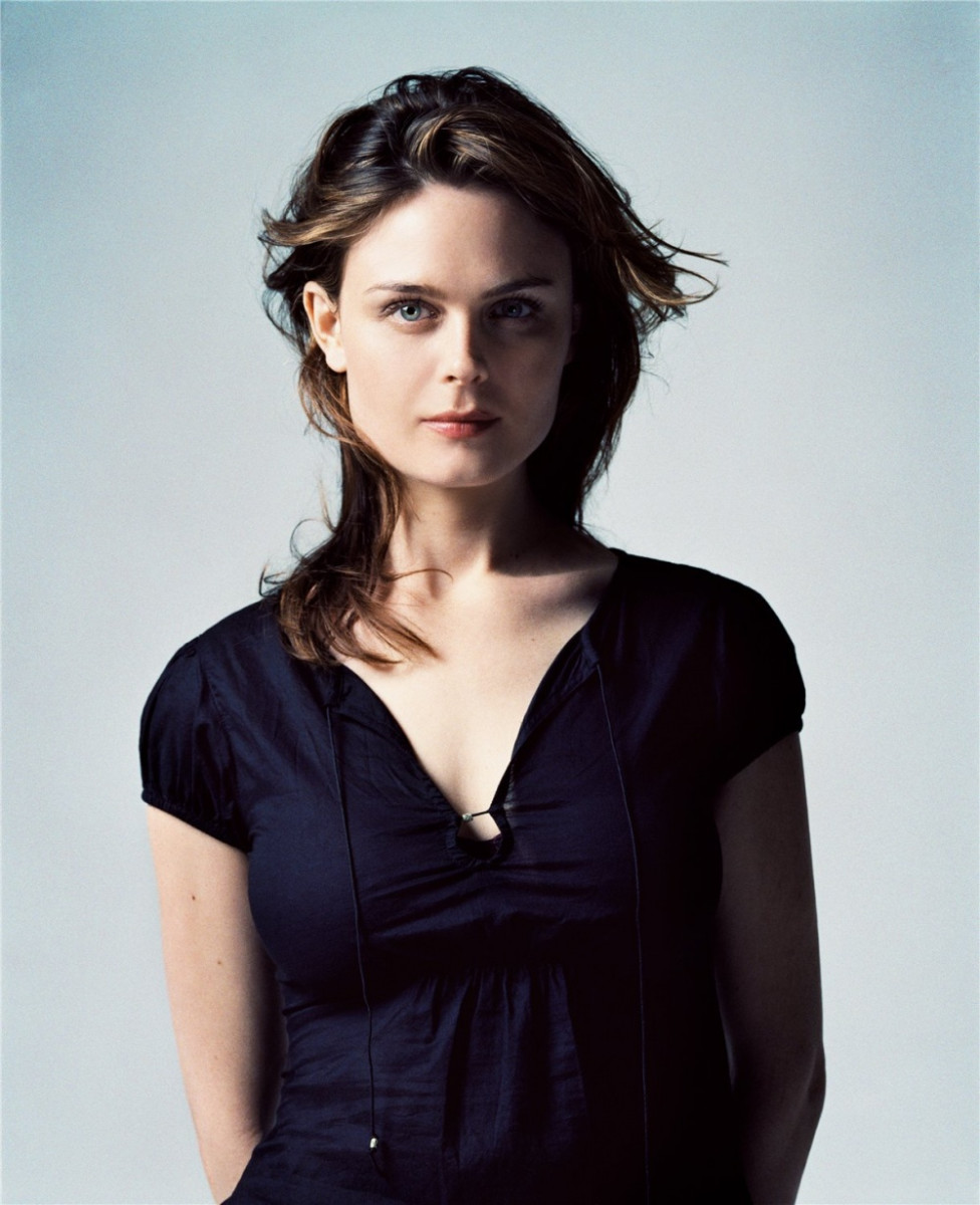 Emily Deschanel: pic #285693