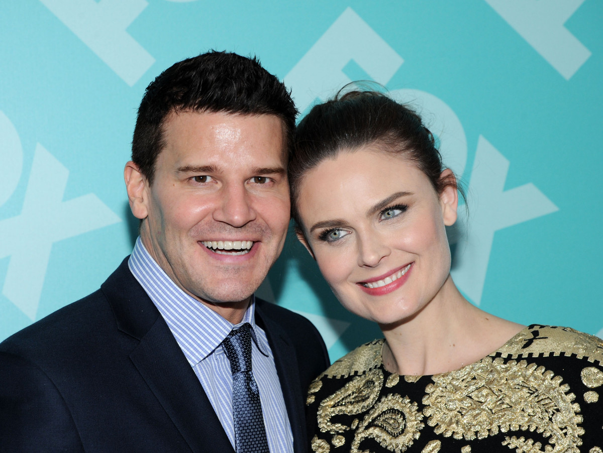 Emily Deschanel: pic #617222