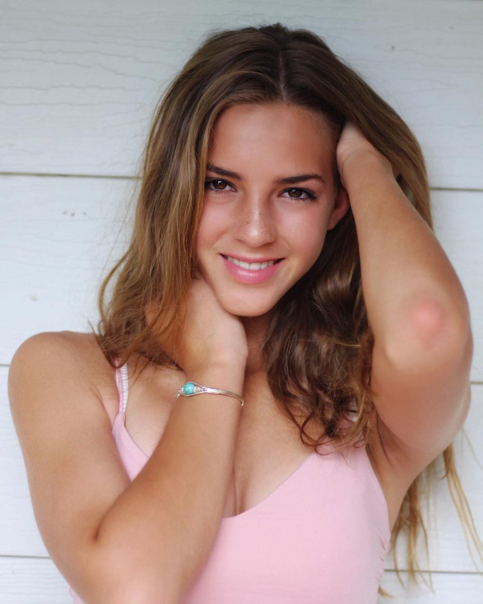 Emily Feld: pic #1092873