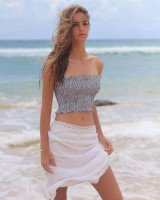 Emily Feld pic #1092875