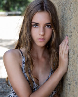 Emily Feld photo #