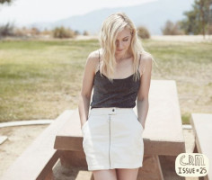 Emily Kinney photo #