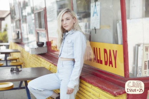 Emily Kinney photo #