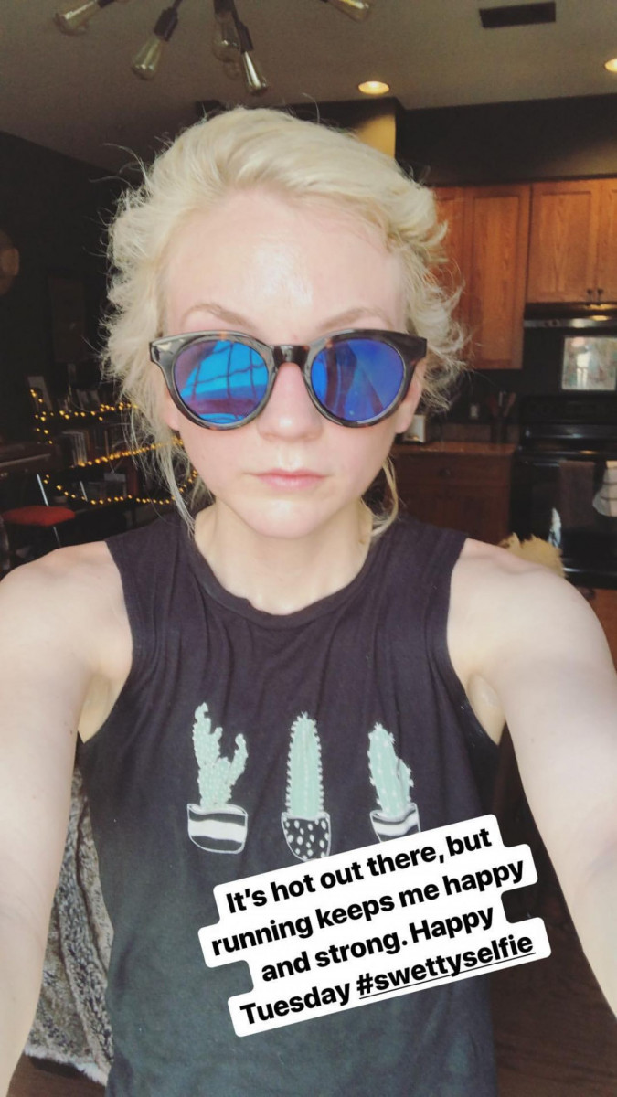 Emily Kinney: pic #1067244