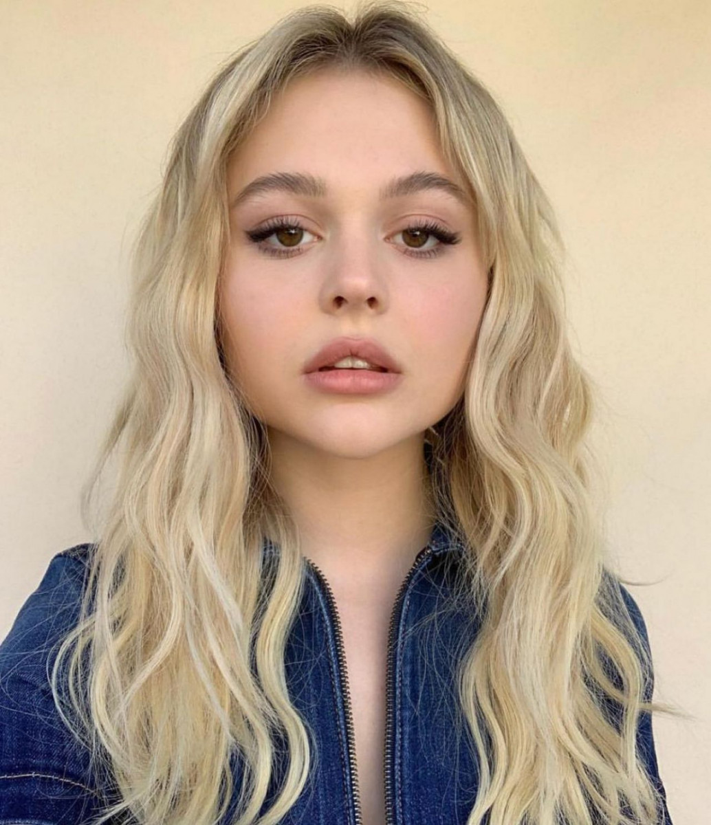 Emily Alyn Lind: pic #1121873