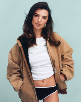 Emily Ratajkowski photo #