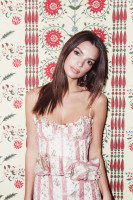Emily Ratajkowski photo #
