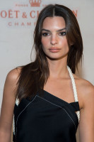 Emily Ratajkowski photo #