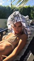 Emily Ratajkowski photo #