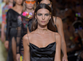 Emily Ratajkowski photo #
