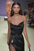 Emily Ratajkowski photo #