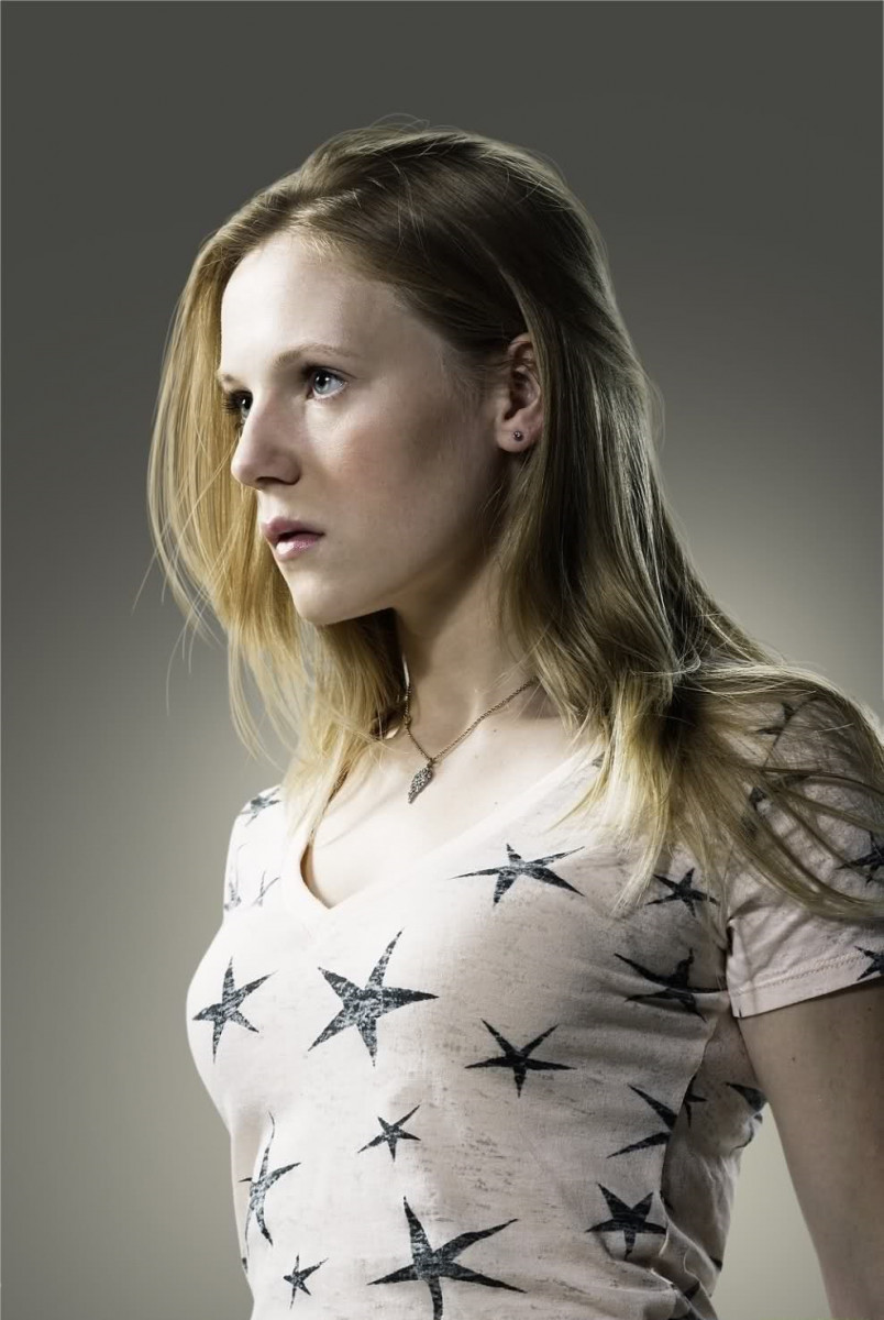Emma Bell: pic #641420
