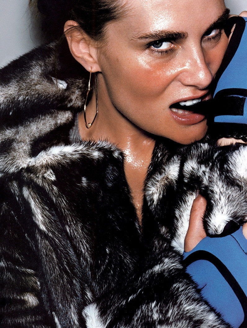 Emmanuelle Seigner: pic #76432