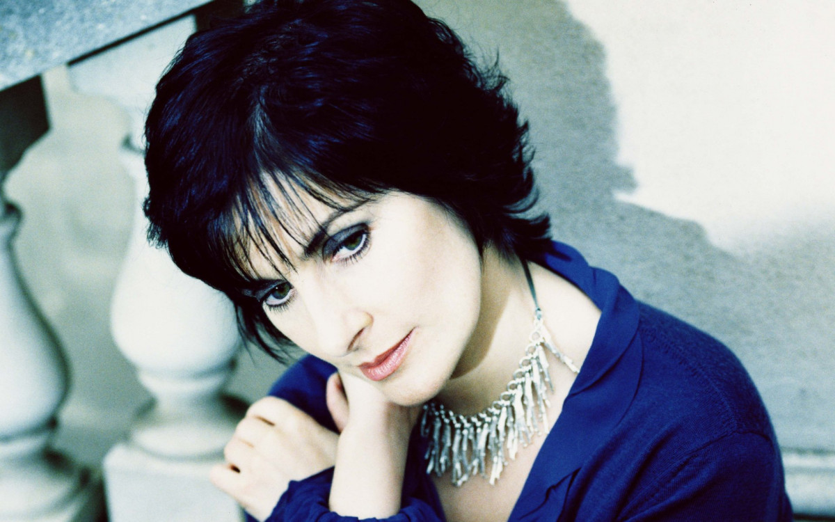 Enya: pic #112813