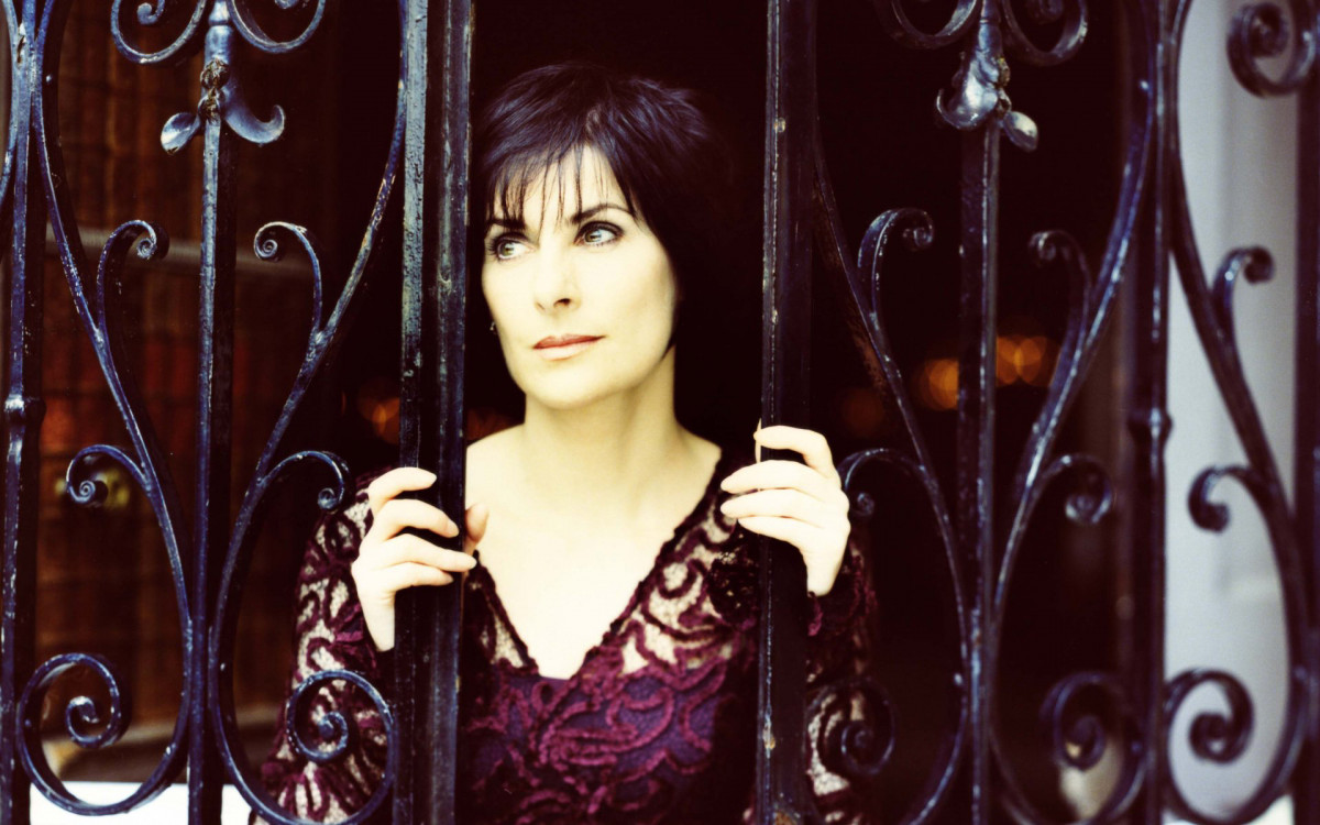 Enya: pic #112812