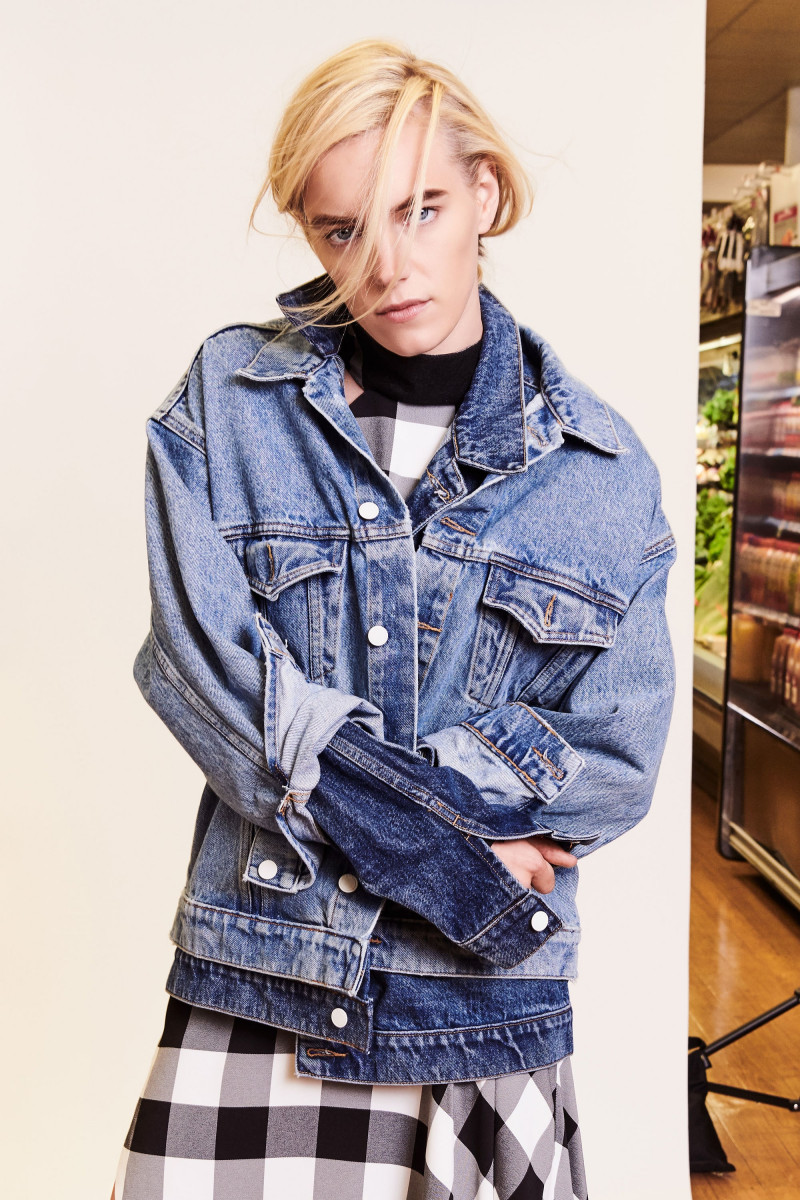 Erika Linder: pic #1214873