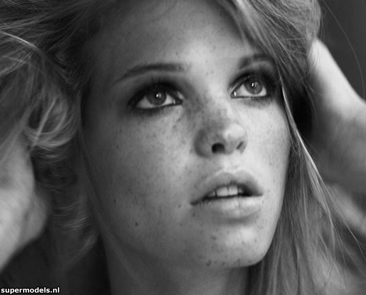 Erin Heatherton: pic #101399