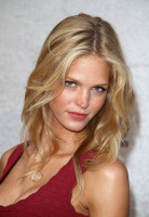 Erin Heatherton photo #