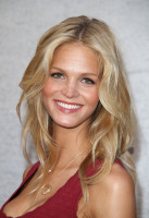 Erin Heatherton photo #