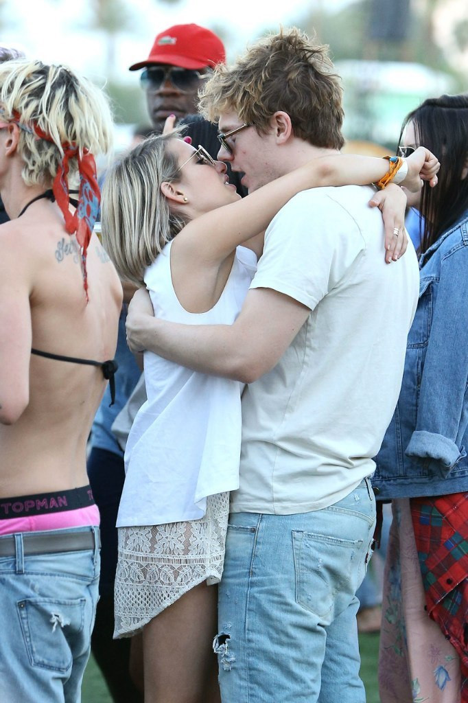 Evan Peters: pic #709868