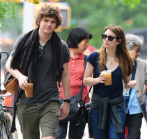 Evan Peters photo #