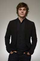 Evan Peters photo #